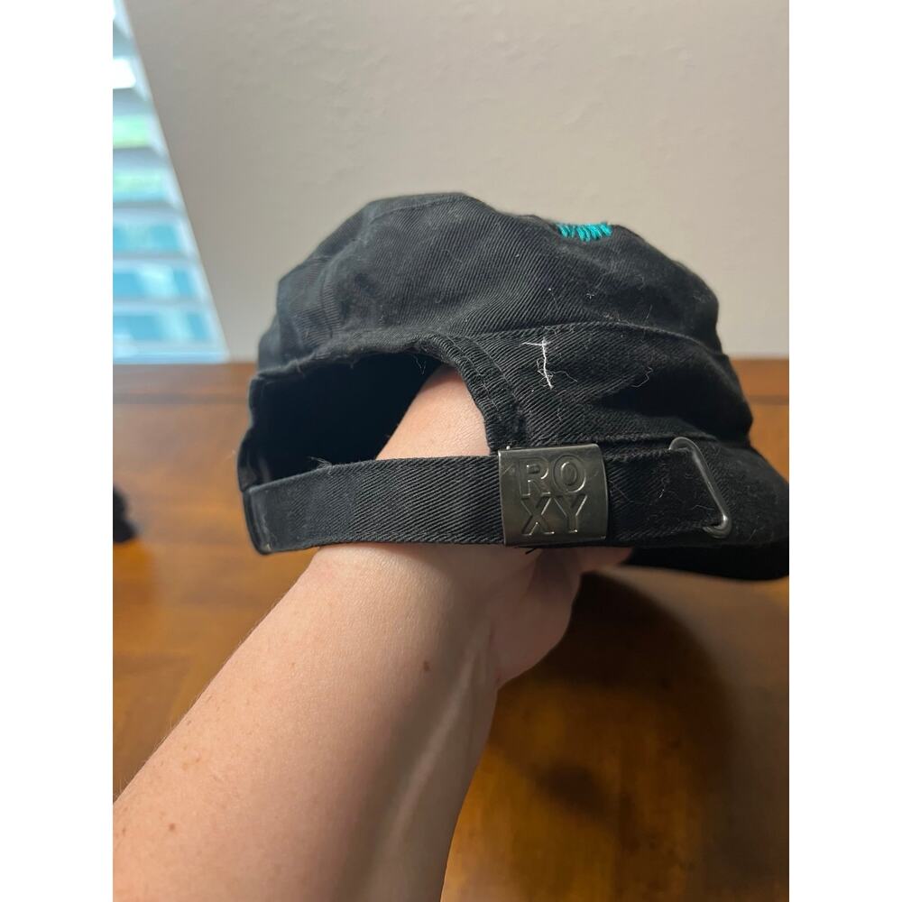 Women’s Roxy Hat - Picture 5 of 7